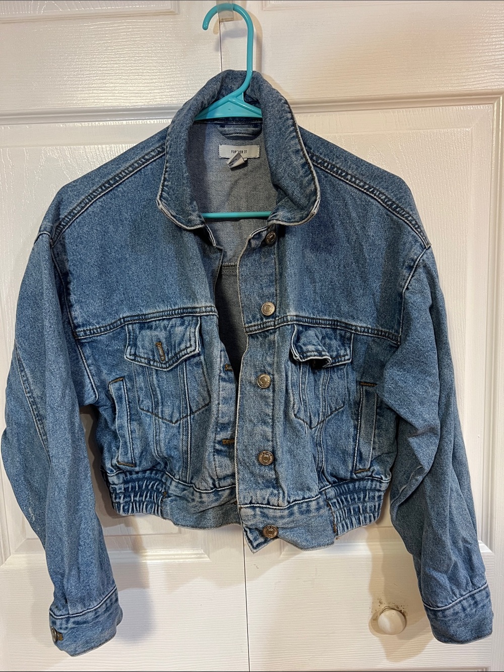 Forever 21 Medium Blue Cropped Denim Jacket with Elastic Hem